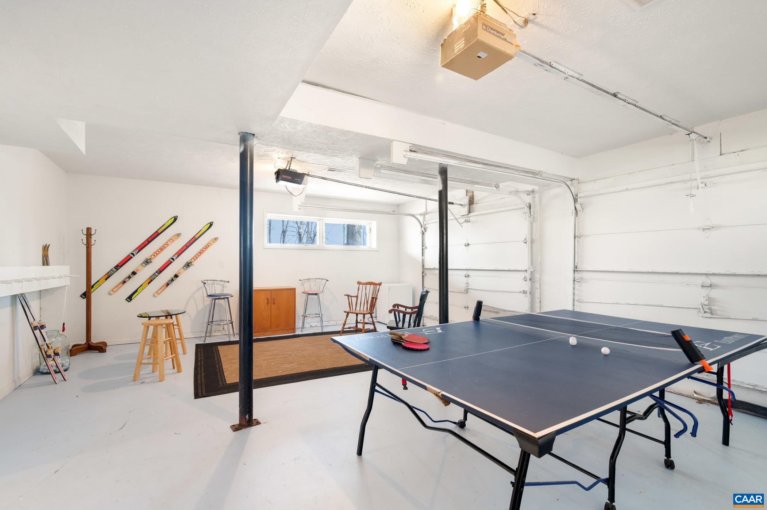 44 EAST CATOCTIN DR, WINTERGREEN RESORT, Virginia 22967, 4 Bedrooms Bedrooms, ,4 BathroomsBathrooms,Residential,11E-C-5,44 EAST CATOCTIN DR,676114 MLS # 676114