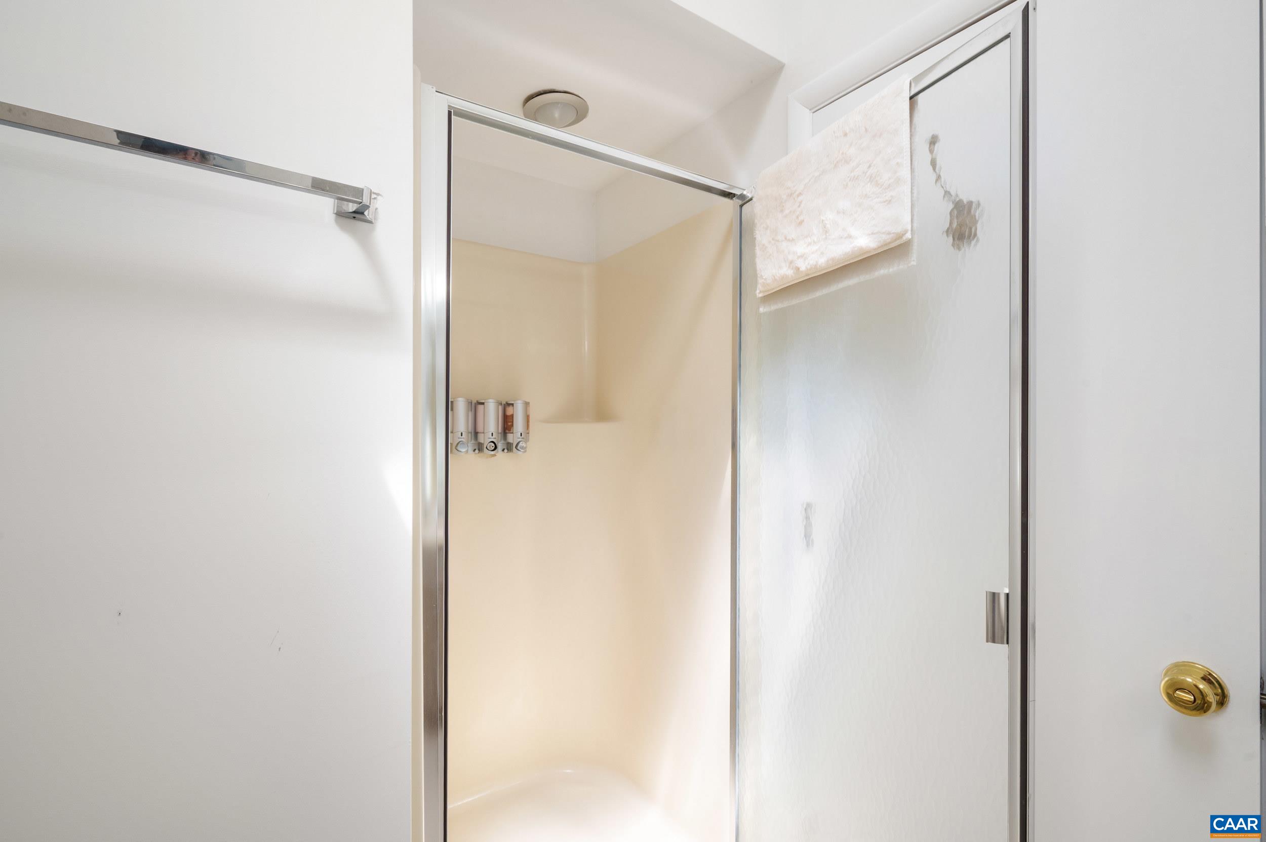 44 EAST CATOCTIN DR, WINTERGREEN RESORT, Virginia 22967, 4 Bedrooms Bedrooms, ,4 BathroomsBathrooms,Residential,11E-C-5,44 EAST CATOCTIN DR,676114 MLS # 676114