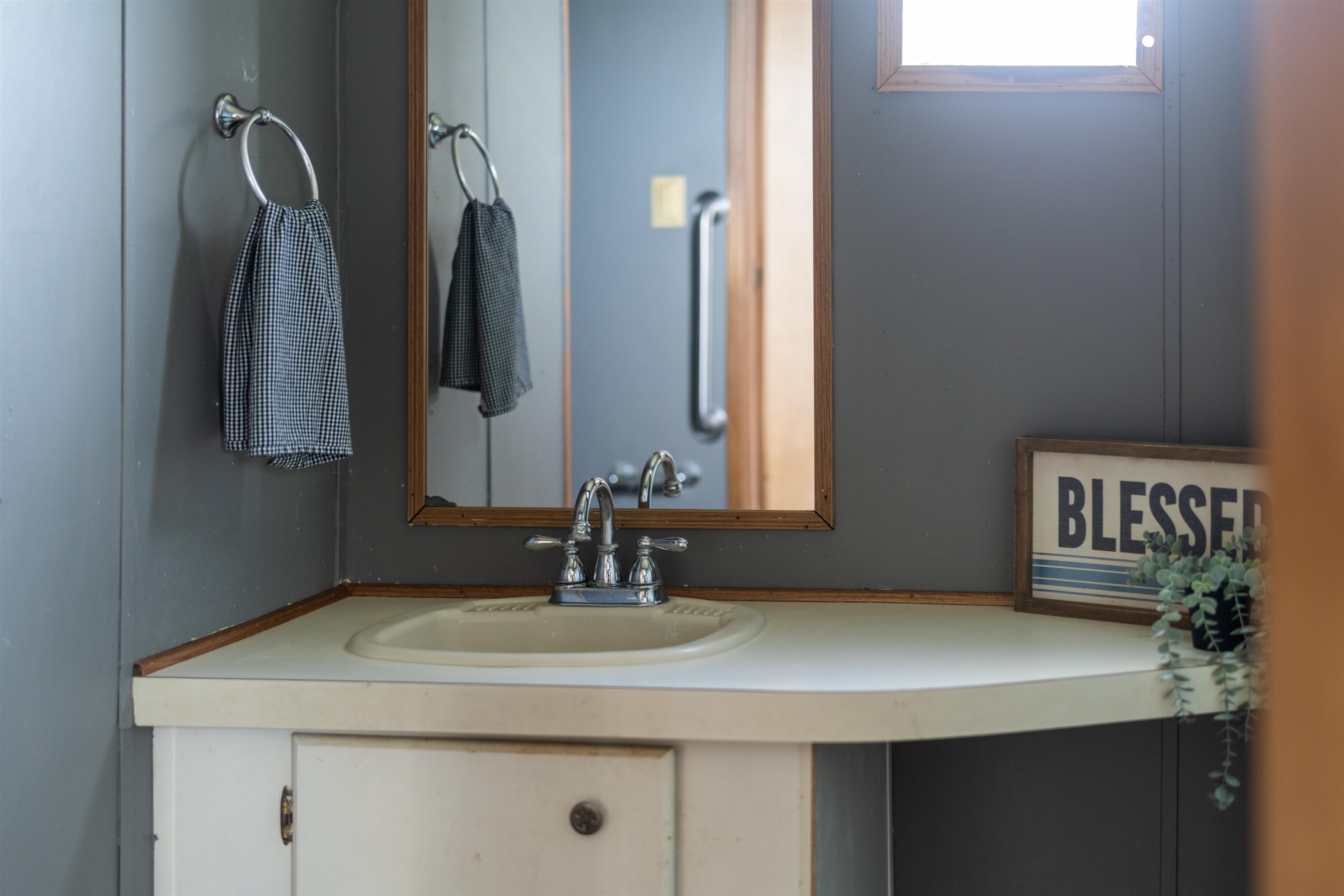 101 THOROFARE RD, WAYNESBORO, Virginia 22980, 3 Bedrooms Bedrooms, ,2 BathroomsBathrooms,Residential,101 THOROFARE RD,676122 MLS # 676122