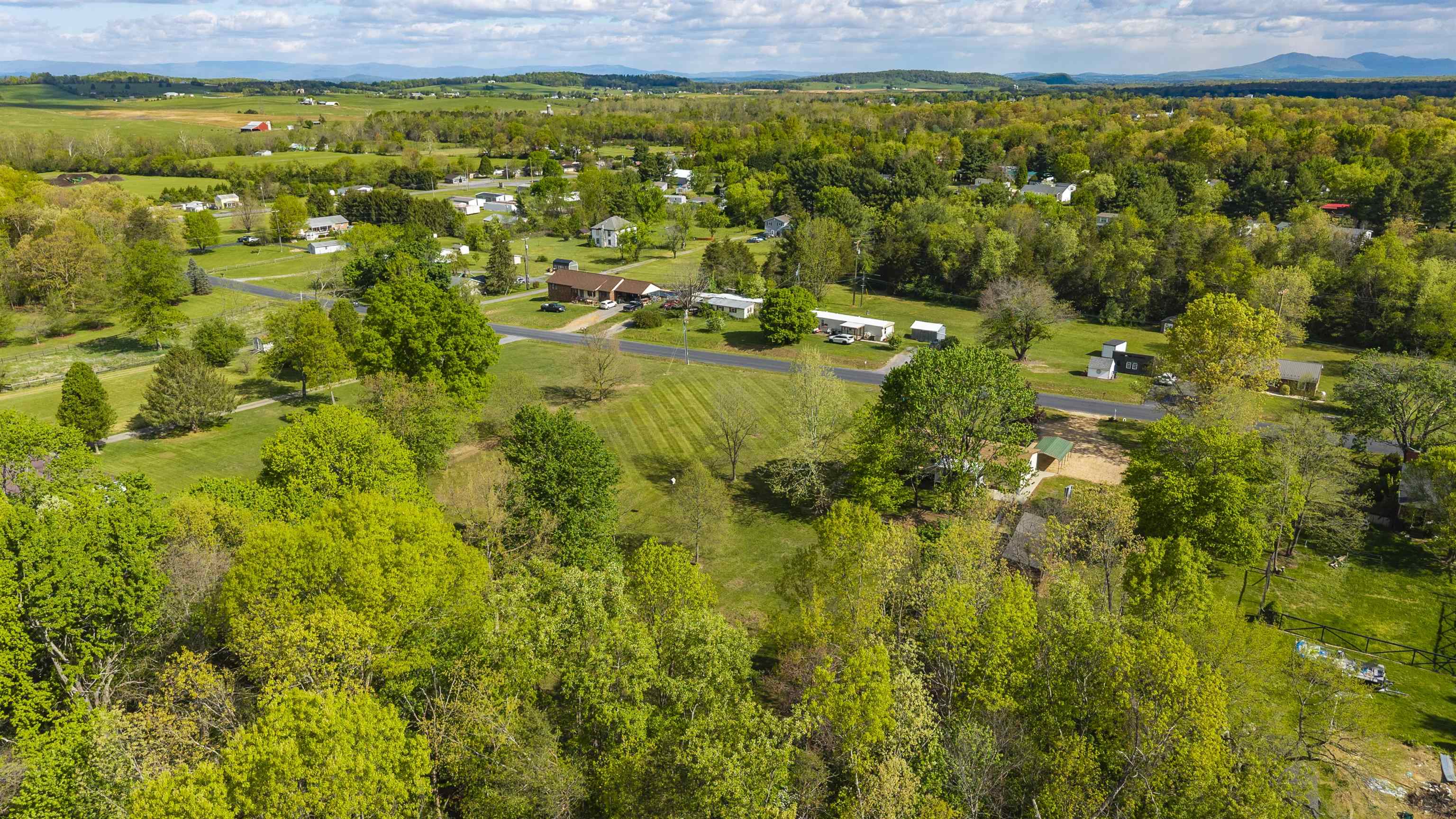 101 THOROFARE RD, WAYNESBORO, Virginia 22980, 3 Bedrooms Bedrooms, ,2 BathroomsBathrooms,Residential,101 THOROFARE RD,676122 MLS # 676122