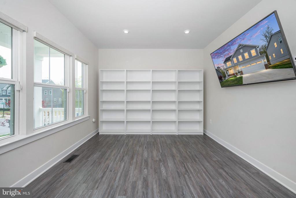 9104 MAPLE RUN DR, FREDERICKSBURG, Virginia 22407, 5 Bedrooms Bedrooms, ,4 BathroomsBathrooms,Residential,9104 MAPLE RUN DR,VASP2040660 MLS # VASP2040660