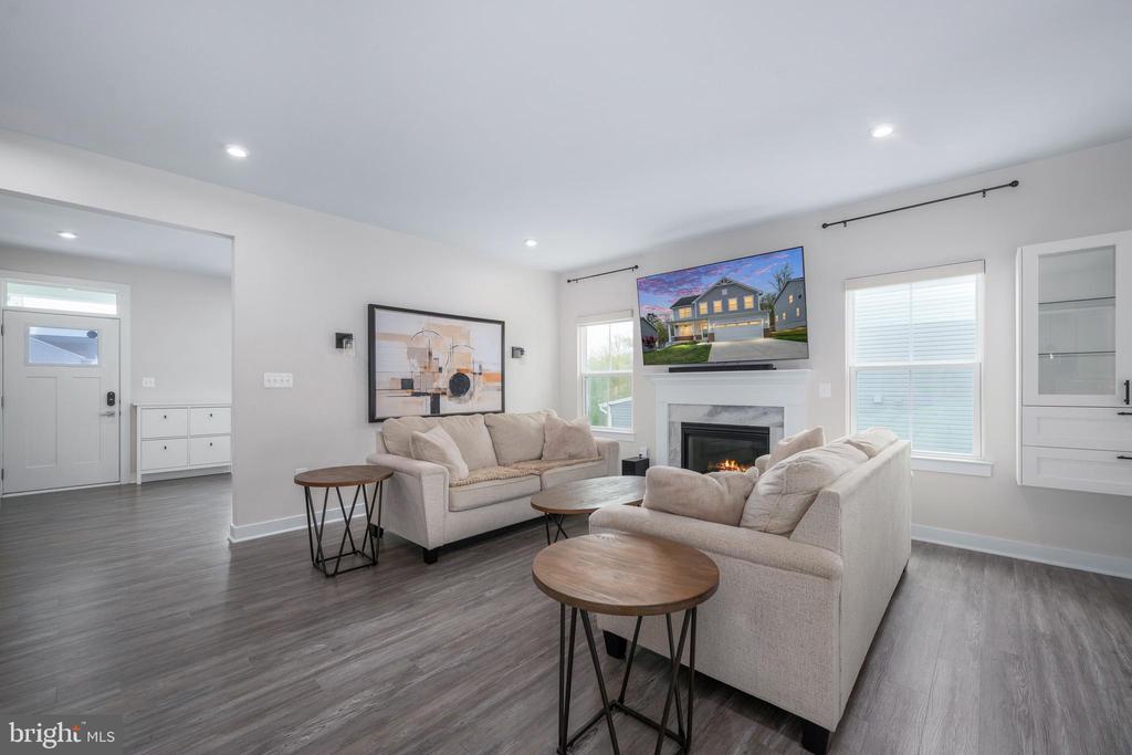 9104 MAPLE RUN DR, FREDERICKSBURG, Virginia 22407, 5 Bedrooms Bedrooms, ,4 BathroomsBathrooms,Residential,9104 MAPLE RUN DR,VASP2040660 MLS # VASP2040660