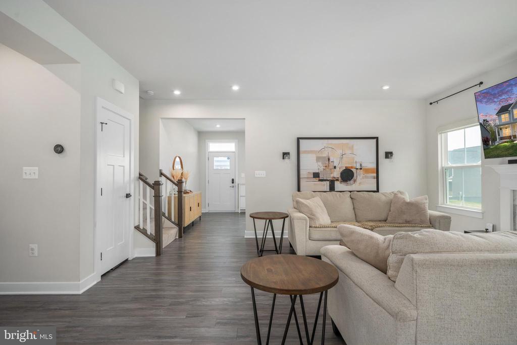 9104 MAPLE RUN DR, FREDERICKSBURG, Virginia 22407, 5 Bedrooms Bedrooms, ,4 BathroomsBathrooms,Residential,9104 MAPLE RUN DR,VASP2040660 MLS # VASP2040660