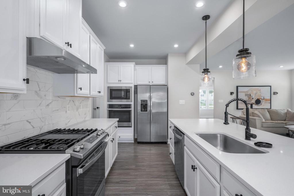 9104 MAPLE RUN DR, FREDERICKSBURG, Virginia 22407, 5 Bedrooms Bedrooms, ,4 BathroomsBathrooms,Residential,9104 MAPLE RUN DR,VASP2040660 MLS # VASP2040660