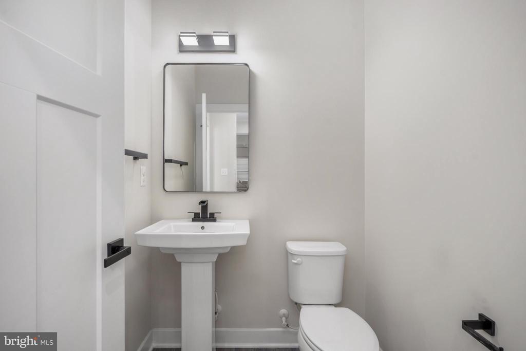 9104 MAPLE RUN DR, FREDERICKSBURG, Virginia 22407, 5 Bedrooms Bedrooms, ,4 BathroomsBathrooms,Residential,9104 MAPLE RUN DR,VASP2040660 MLS # VASP2040660