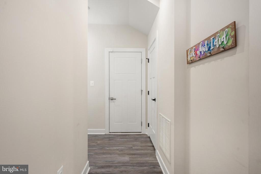 9104 MAPLE RUN DR, FREDERICKSBURG, Virginia 22407, 5 Bedrooms Bedrooms, ,4 BathroomsBathrooms,Residential,9104 MAPLE RUN DR,VASP2040660 MLS # VASP2040660