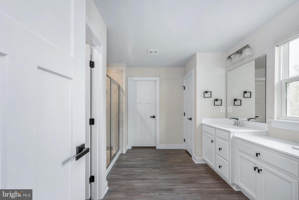 9104 MAPLE RUN DR, FREDERICKSBURG, Virginia 22407, 5 Bedrooms Bedrooms, ,4 BathroomsBathrooms,Residential,9104 MAPLE RUN DR,VASP2040660 MLS # VASP2040660