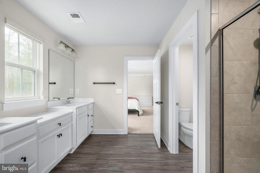 9104 MAPLE RUN DR, FREDERICKSBURG, Virginia 22407, 5 Bedrooms Bedrooms, ,4 BathroomsBathrooms,Residential,9104 MAPLE RUN DR,VASP2040660 MLS # VASP2040660