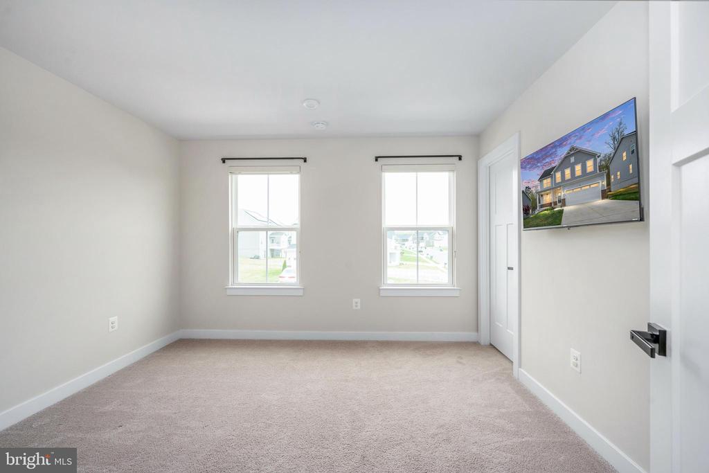 9104 MAPLE RUN DR, FREDERICKSBURG, Virginia 22407, 5 Bedrooms Bedrooms, ,4 BathroomsBathrooms,Residential,9104 MAPLE RUN DR,VASP2040660 MLS # VASP2040660