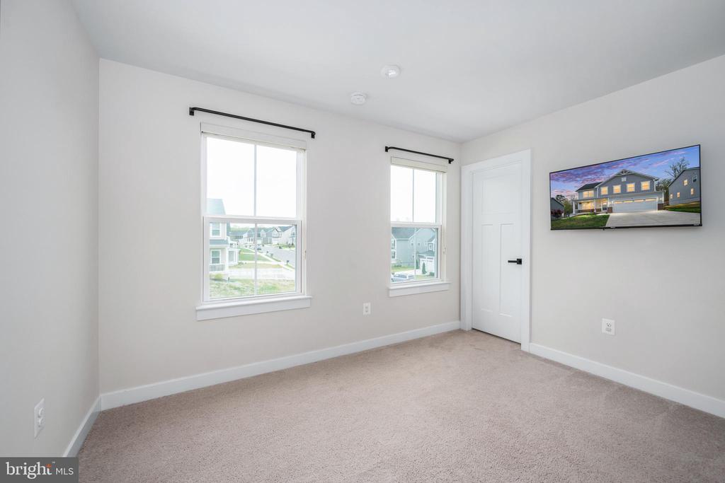 9104 MAPLE RUN DR, FREDERICKSBURG, Virginia 22407, 5 Bedrooms Bedrooms, ,4 BathroomsBathrooms,Residential,9104 MAPLE RUN DR,VASP2040660 MLS # VASP2040660