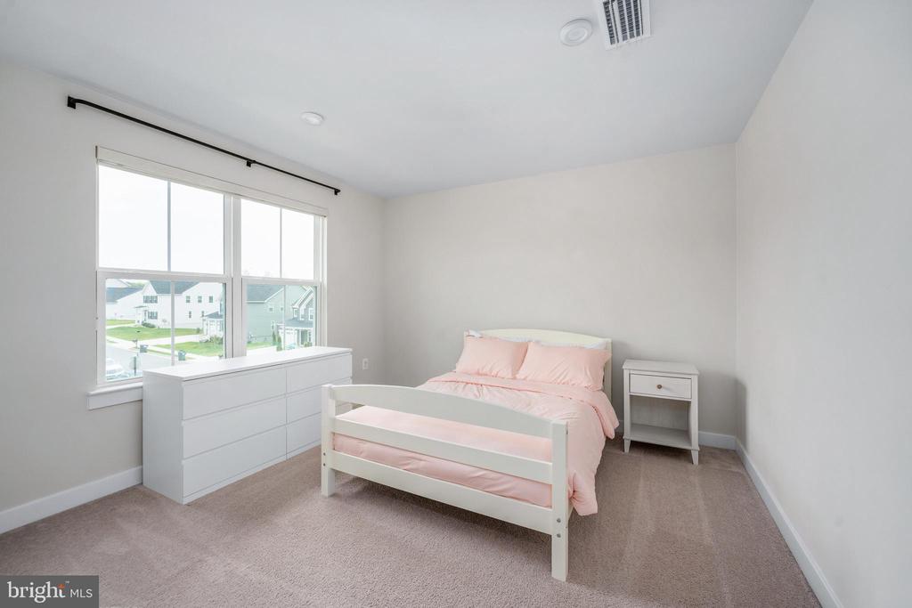 9104 MAPLE RUN DR, FREDERICKSBURG, Virginia 22407, 5 Bedrooms Bedrooms, ,4 BathroomsBathrooms,Residential,9104 MAPLE RUN DR,VASP2040660 MLS # VASP2040660