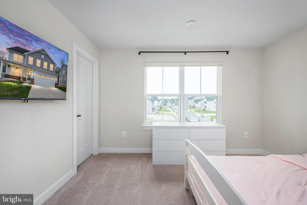 9104 MAPLE RUN DR, FREDERICKSBURG, Virginia 22407, 5 Bedrooms Bedrooms, ,4 BathroomsBathrooms,Residential,9104 MAPLE RUN DR,VASP2040660 MLS # VASP2040660