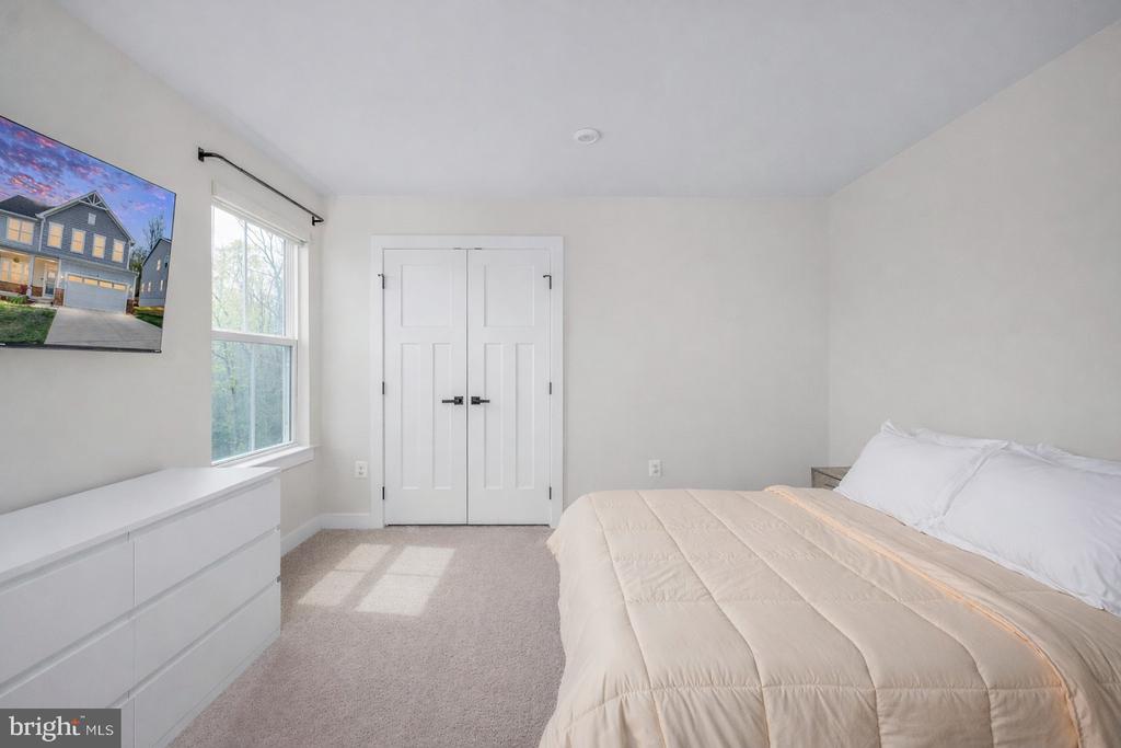 9104 MAPLE RUN DR, FREDERICKSBURG, Virginia 22407, 5 Bedrooms Bedrooms, ,4 BathroomsBathrooms,Residential,9104 MAPLE RUN DR,VASP2040660 MLS # VASP2040660