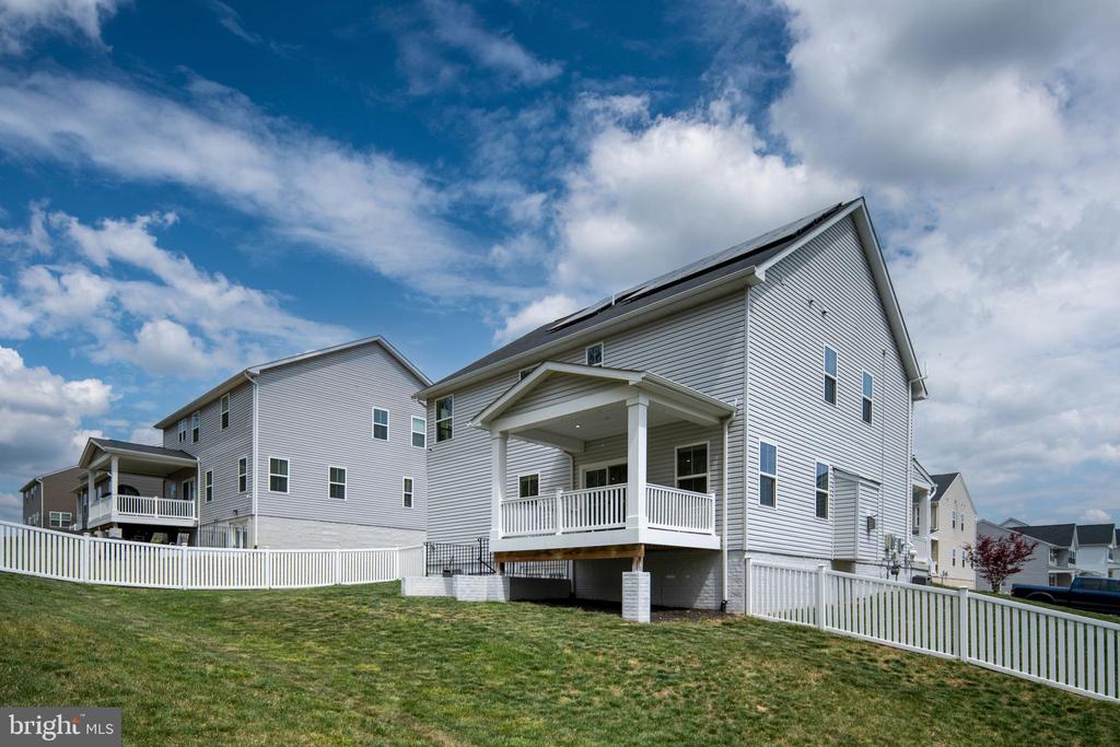 9104 MAPLE RUN DR, FREDERICKSBURG, Virginia 22407, 5 Bedrooms Bedrooms, ,4 BathroomsBathrooms,Residential,9104 MAPLE RUN DR,VASP2040660 MLS # VASP2040660