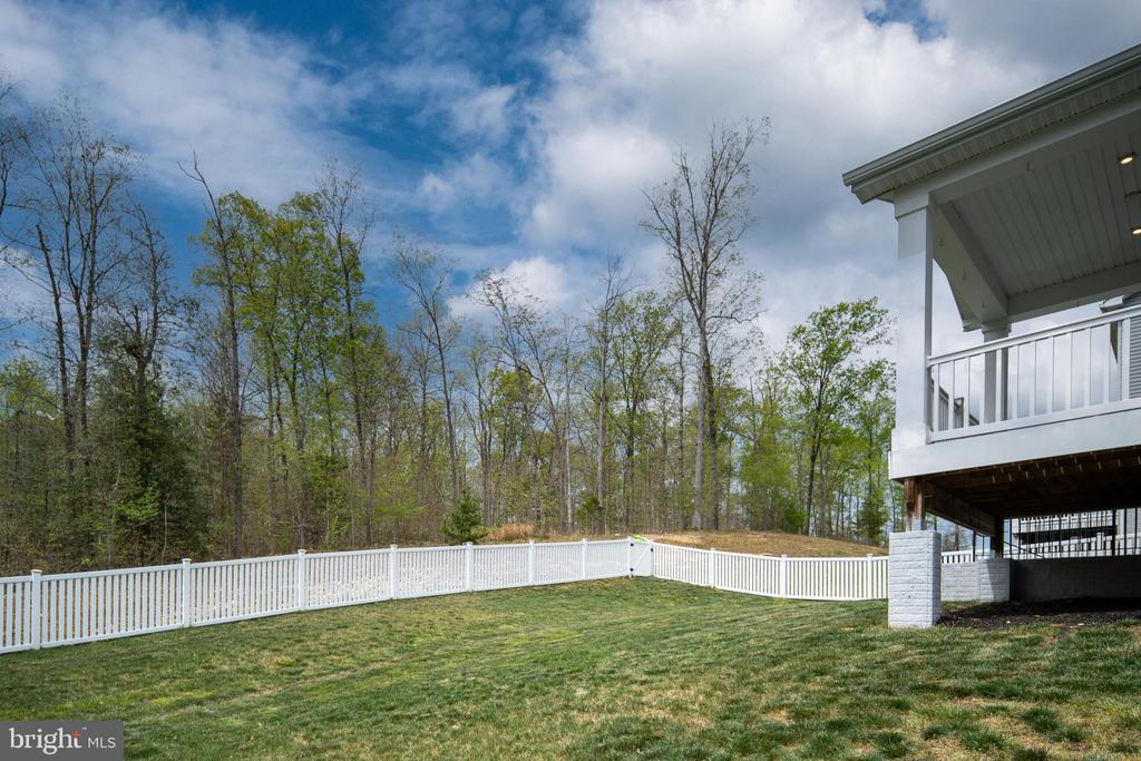 9104 MAPLE RUN DR, FREDERICKSBURG, Virginia 22407, 5 Bedrooms Bedrooms, ,4 BathroomsBathrooms,Residential,9104 MAPLE RUN DR,VASP2040660 MLS # VASP2040660