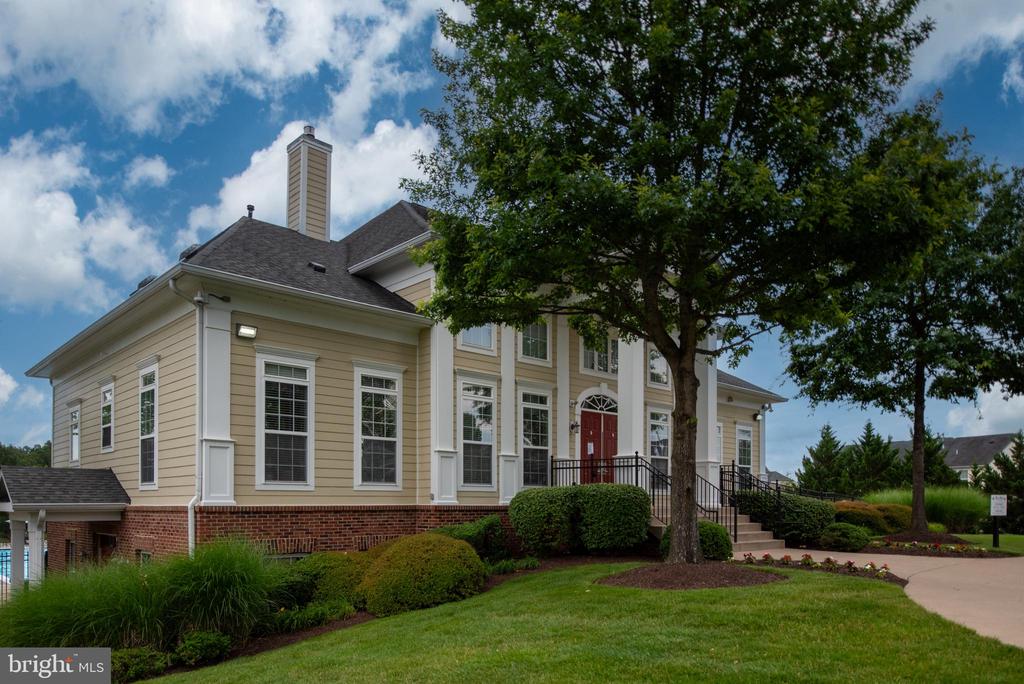 9104 MAPLE RUN DR, FREDERICKSBURG, Virginia 22407, 5 Bedrooms Bedrooms, ,4 BathroomsBathrooms,Residential,9104 MAPLE RUN DR,VASP2040660 MLS # VASP2040660