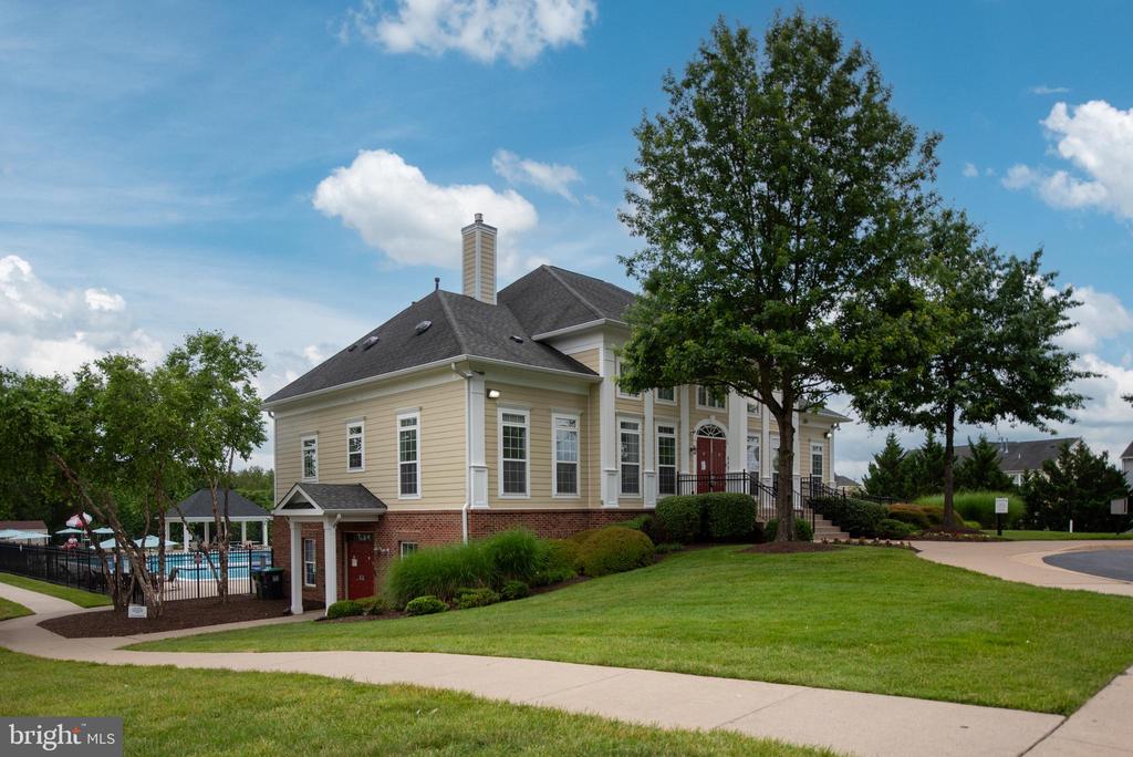 9104 MAPLE RUN DR, FREDERICKSBURG, Virginia 22407, 5 Bedrooms Bedrooms, ,4 BathroomsBathrooms,Residential,9104 MAPLE RUN DR,VASP2040660 MLS # VASP2040660