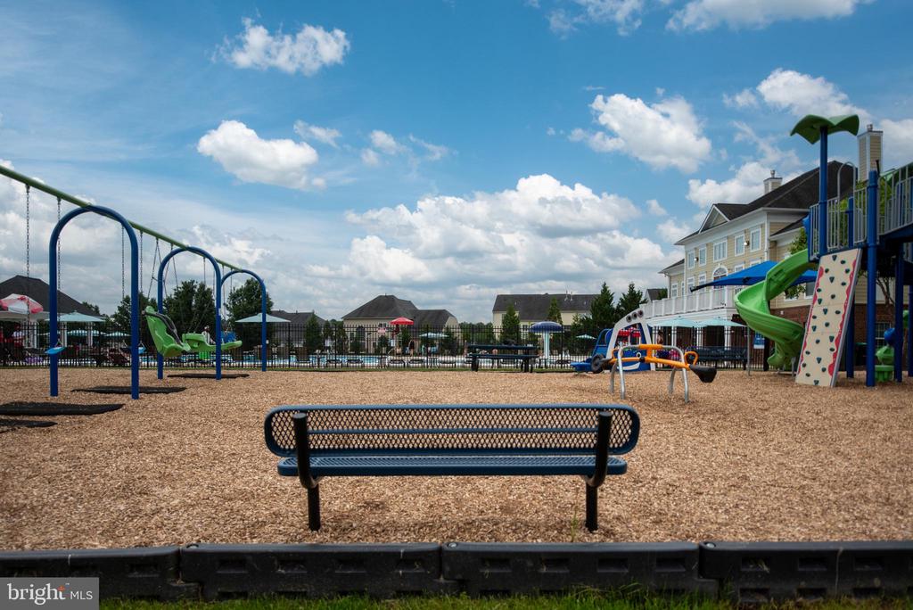 9104 MAPLE RUN DR, FREDERICKSBURG, Virginia 22407, 5 Bedrooms Bedrooms, ,4 BathroomsBathrooms,Residential,9104 MAPLE RUN DR,VASP2040660 MLS # VASP2040660