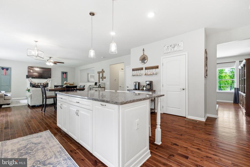 6324 VINT HILL RD, WARRENTON, Virginia 20187, 5 Bedrooms Bedrooms, ,2 BathroomsBathrooms,Residential,6324 VINT HILL RD,VAFQ2021488 MLS # VAFQ2021488