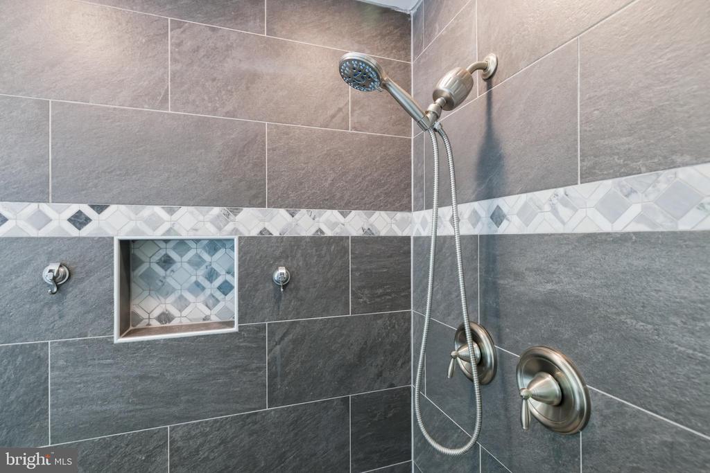 6324 VINT HILL RD, WARRENTON, Virginia 20187, 5 Bedrooms Bedrooms, ,2 BathroomsBathrooms,Residential,6324 VINT HILL RD,VAFQ2021488 MLS # VAFQ2021488