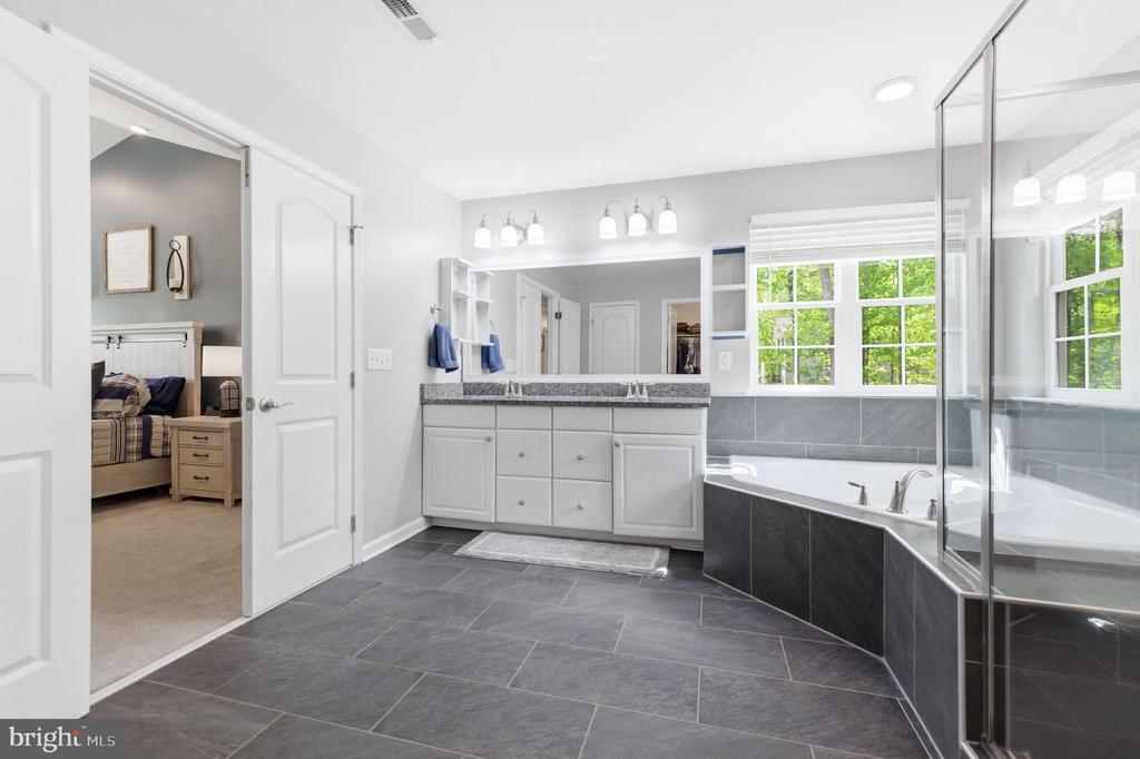 6324 VINT HILL RD, WARRENTON, Virginia 20187, 5 Bedrooms Bedrooms, ,2 BathroomsBathrooms,Residential,6324 VINT HILL RD,VAFQ2021488 MLS # VAFQ2021488