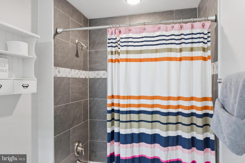 6324 VINT HILL RD, WARRENTON, Virginia 20187, 5 Bedrooms Bedrooms, ,2 BathroomsBathrooms,Residential,6324 VINT HILL RD,VAFQ2021488 MLS # VAFQ2021488