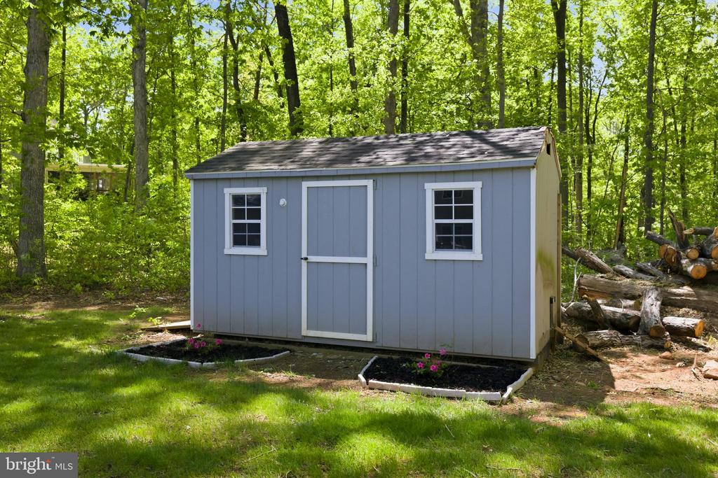 6324 VINT HILL RD, WARRENTON, Virginia 20187, 5 Bedrooms Bedrooms, ,2 BathroomsBathrooms,Residential,6324 VINT HILL RD,VAFQ2021488 MLS # VAFQ2021488