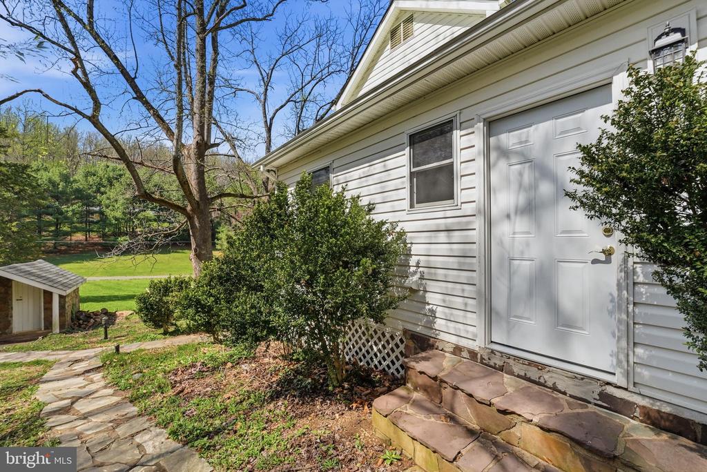 6537 WATERY MOUNTAIN RD, WARRENTON, Virginia 20186, 2 Bedrooms Bedrooms, ,2 BathroomsBathrooms,Residential,6537 WATERY MOUNTAIN RD,VAFQ2021660 MLS # VAFQ2021660