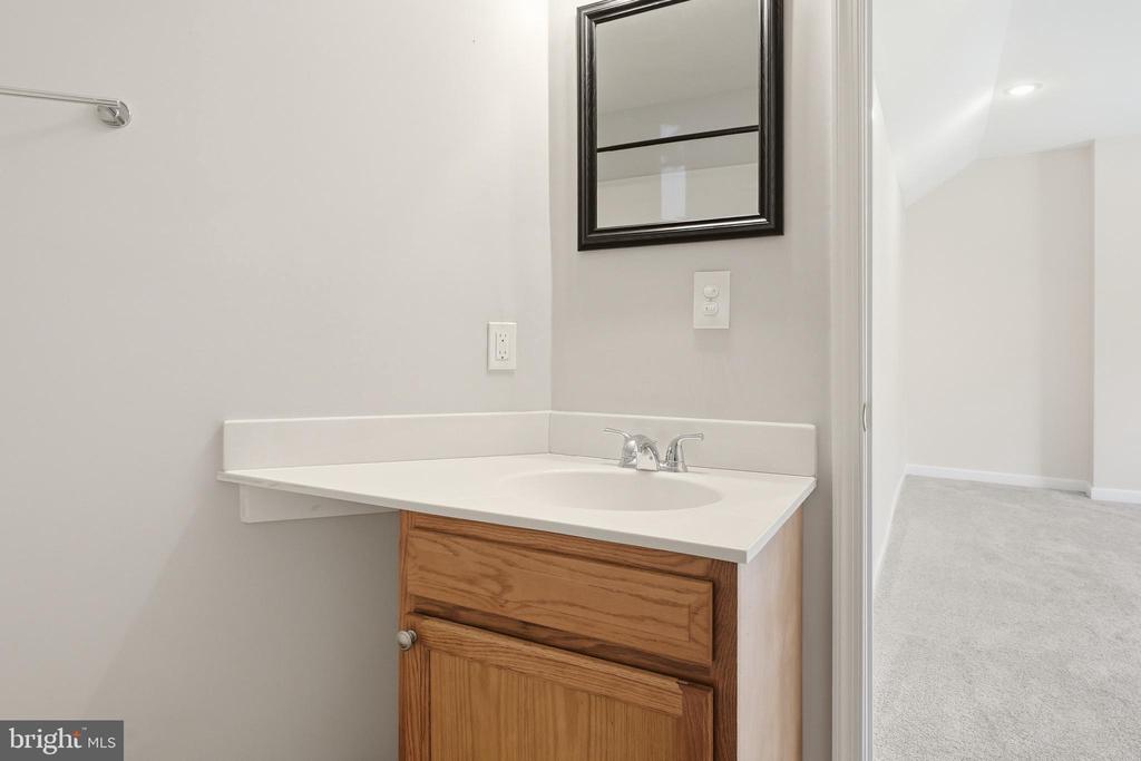 6537 WATERY MOUNTAIN RD, WARRENTON, Virginia 20186, 2 Bedrooms Bedrooms, ,2 BathroomsBathrooms,Residential,6537 WATERY MOUNTAIN RD,VAFQ2021660 MLS # VAFQ2021660