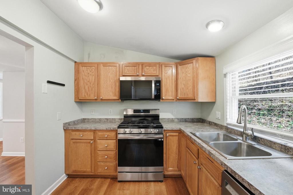 6537 WATERY MOUNTAIN RD, WARRENTON, Virginia 20186, 2 Bedrooms Bedrooms, ,2 BathroomsBathrooms,Residential,6537 WATERY MOUNTAIN RD,VAFQ2021660 MLS # VAFQ2021660