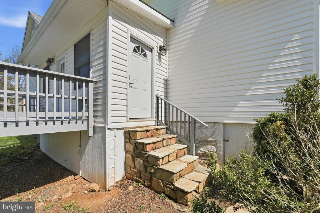 6537 WATERY MOUNTAIN RD, WARRENTON, Virginia 20186, 2 Bedrooms Bedrooms, ,2 BathroomsBathrooms,Residential,6537 WATERY MOUNTAIN RD,VAFQ2021660 MLS # VAFQ2021660