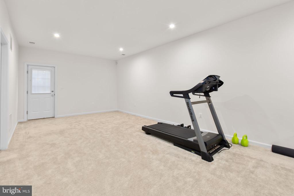 10413 SPOTSWOOD DR, FREDERICKSBURG, Virginia 22408, 4 Bedrooms Bedrooms, ,3 BathroomsBathrooms,Residential,10413 SPOTSWOOD DR,VASP2040564 MLS # VASP2040564