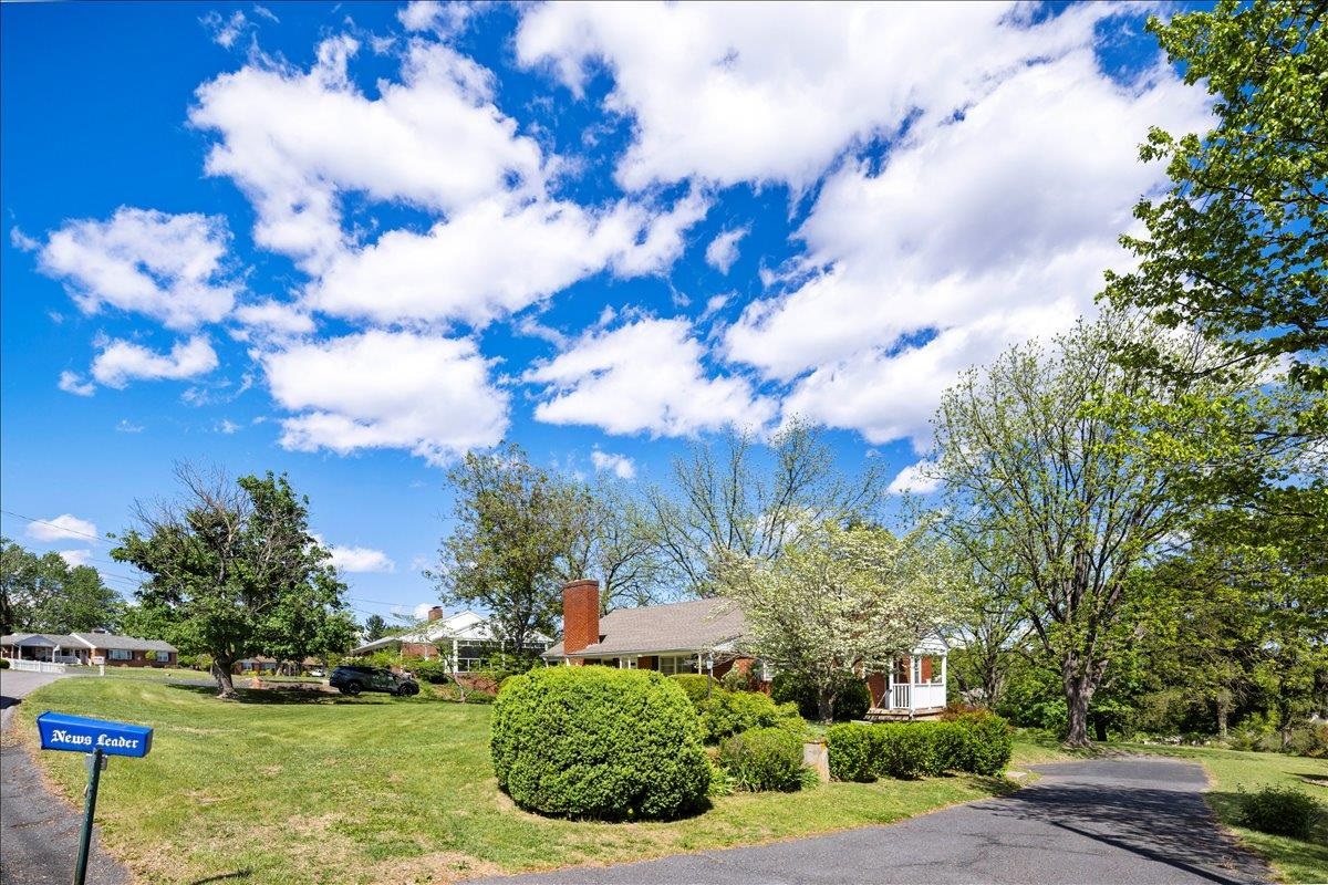 9 BALDWIN DR, STAUNTON, Virginia 24401, 3 Bedrooms Bedrooms, ,1 BathroomBathrooms,Residential,9 BALDWIN DR,675753 MLS # 675753