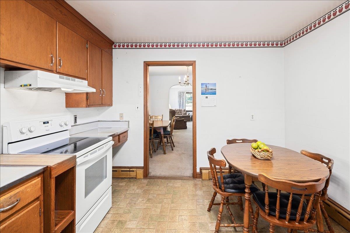 9 BALDWIN DR, STAUNTON, Virginia 24401, 3 Bedrooms Bedrooms, ,1 BathroomBathrooms,Residential,9 BALDWIN DR,675753 MLS # 675753