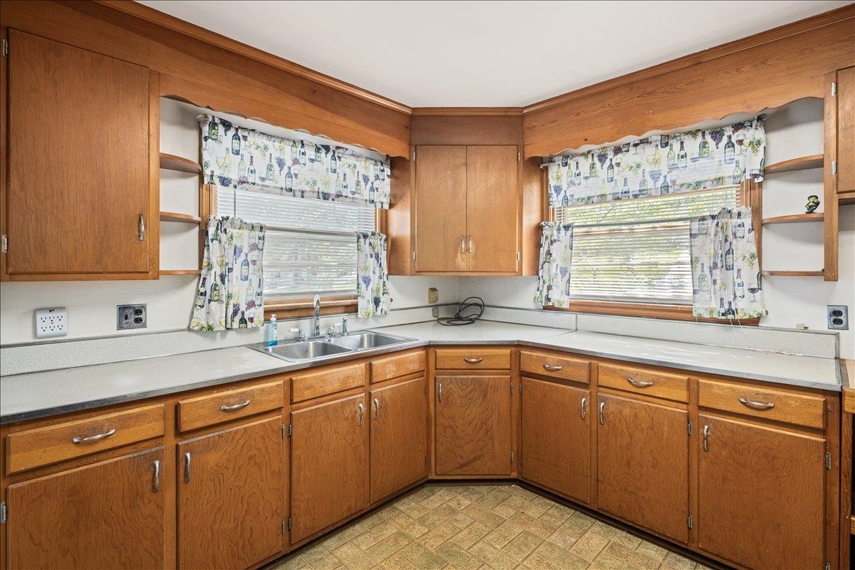 9 BALDWIN DR, STAUNTON, Virginia 24401, 3 Bedrooms Bedrooms, ,1 BathroomBathrooms,Residential,9 BALDWIN DR,675753 MLS # 675753