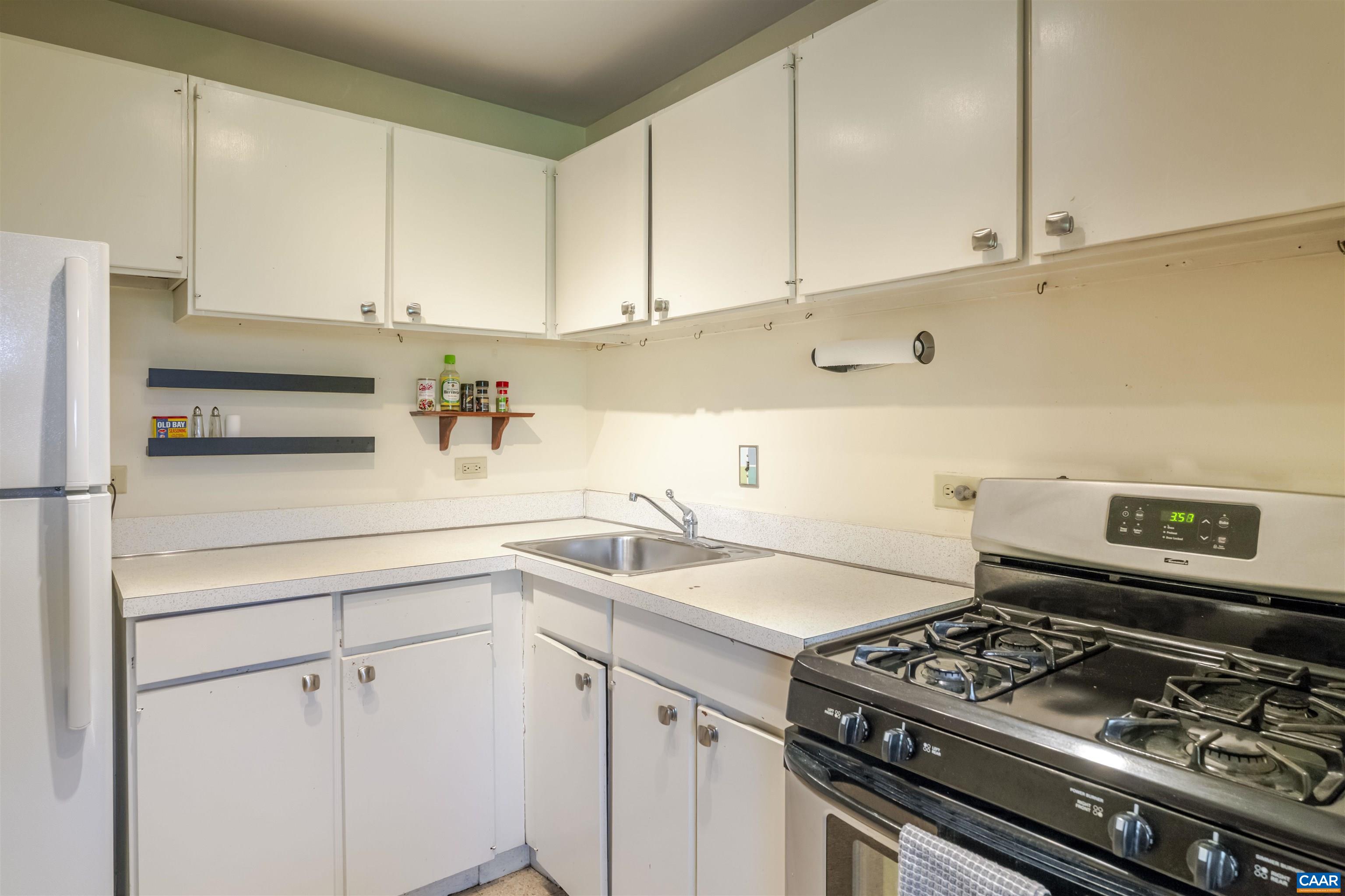 511 N 1ST ST, CHARLOTTESVILLE, Virginia 22902, 2 Bedrooms Bedrooms, ,1 BathroomBathrooms,Residential,WALKABLE low-maintenance lifestyle in the heart of,511 N 1ST ST,676118 MLS # 676118