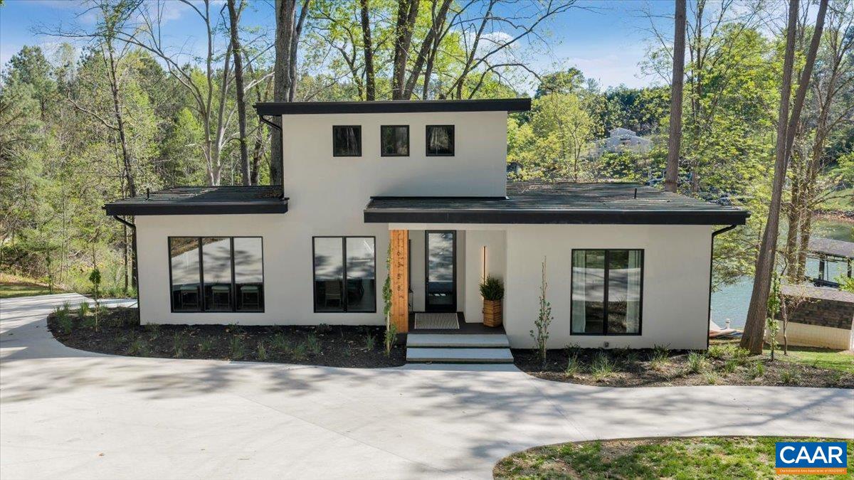 16358 MONETA RD, MONETA, Virginia 24121, 5 Bedrooms Bedrooms, ,3 BathroomsBathrooms,Residential,16358 MONETA RD,676131 MLS # 676131