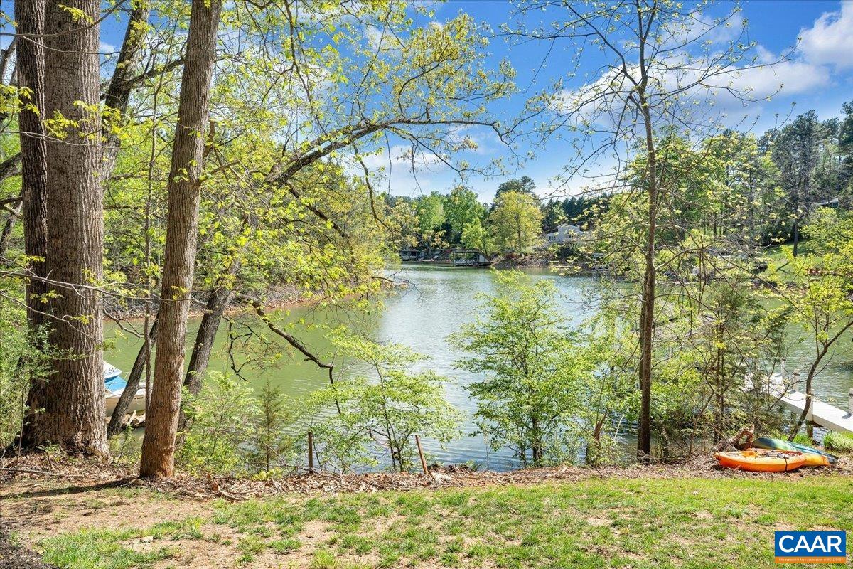 16358 MONETA RD, MONETA, Virginia 24121, 5 Bedrooms Bedrooms, ,3 BathroomsBathrooms,Residential,16358 MONETA RD,676131 MLS # 676131