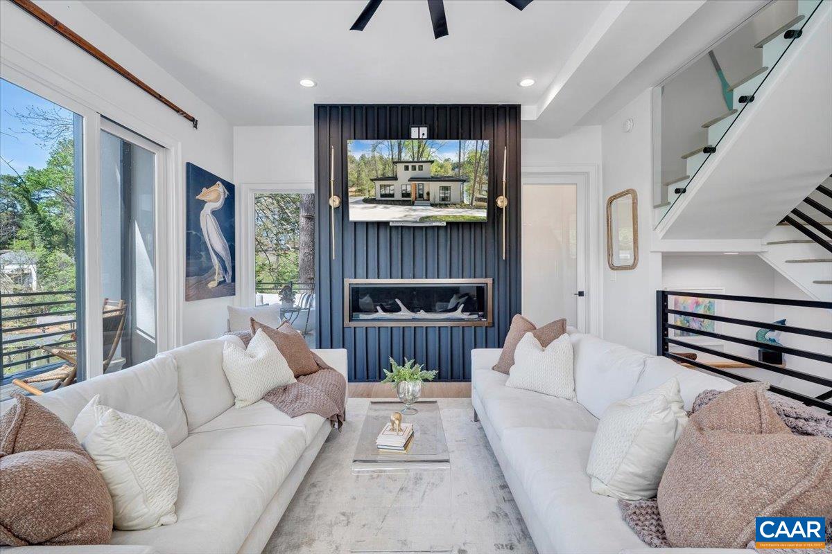 16358 MONETA RD, MONETA, Virginia 24121, 5 Bedrooms Bedrooms, ,3 BathroomsBathrooms,Residential,16358 MONETA RD,676131 MLS # 676131