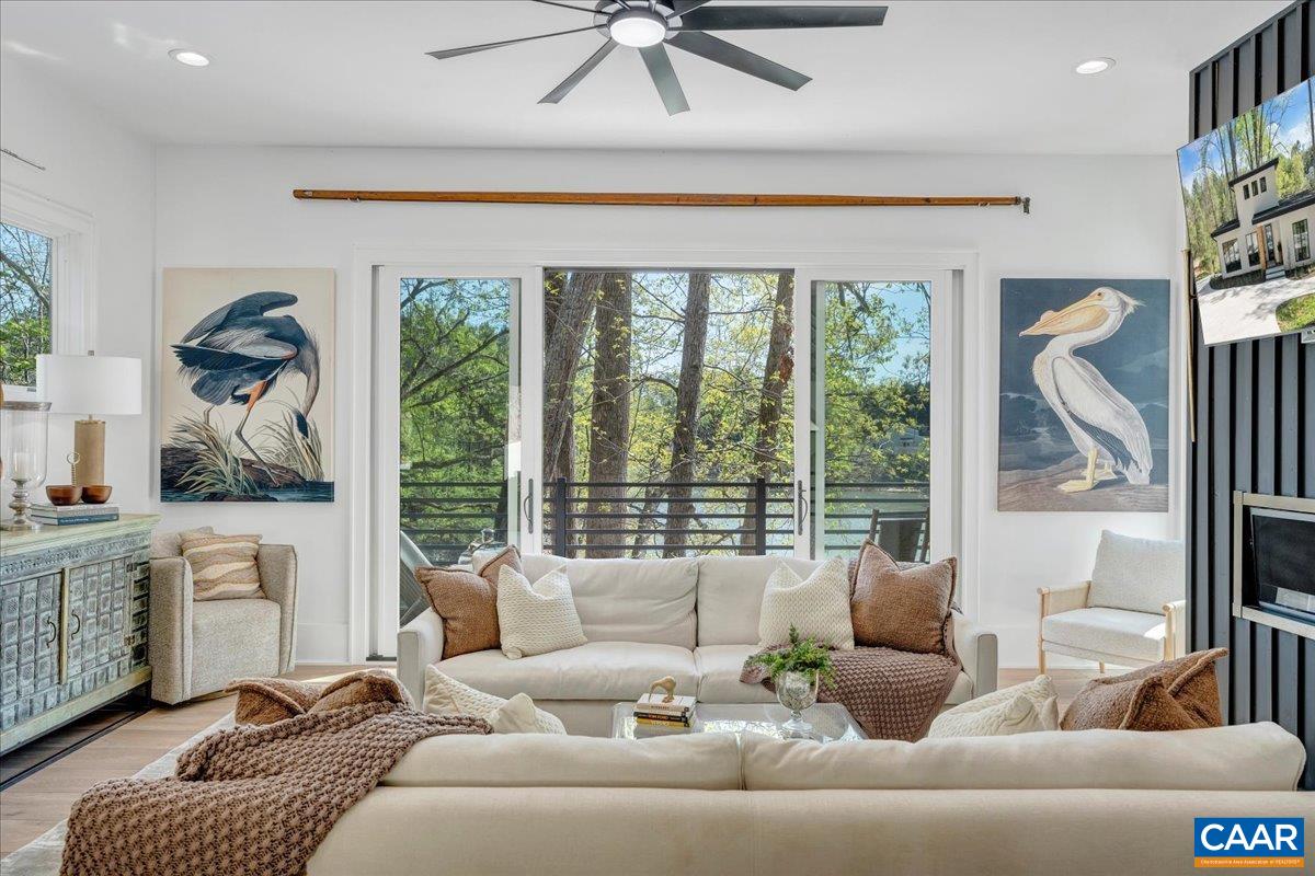 16358 MONETA RD, MONETA, Virginia 24121, 5 Bedrooms Bedrooms, ,3 BathroomsBathrooms,Residential,16358 MONETA RD,676131 MLS # 676131