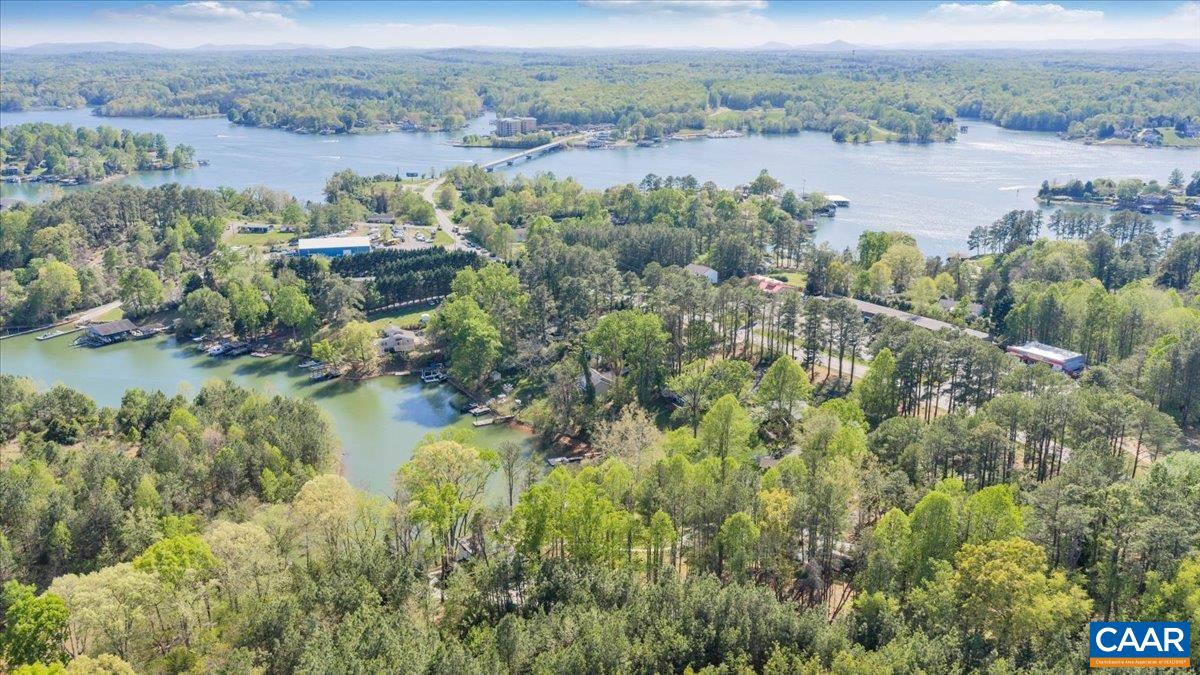 16358 MONETA RD, MONETA, Virginia 24121, 5 Bedrooms Bedrooms, ,3 BathroomsBathrooms,Residential,16358 MONETA RD,676131 MLS # 676131