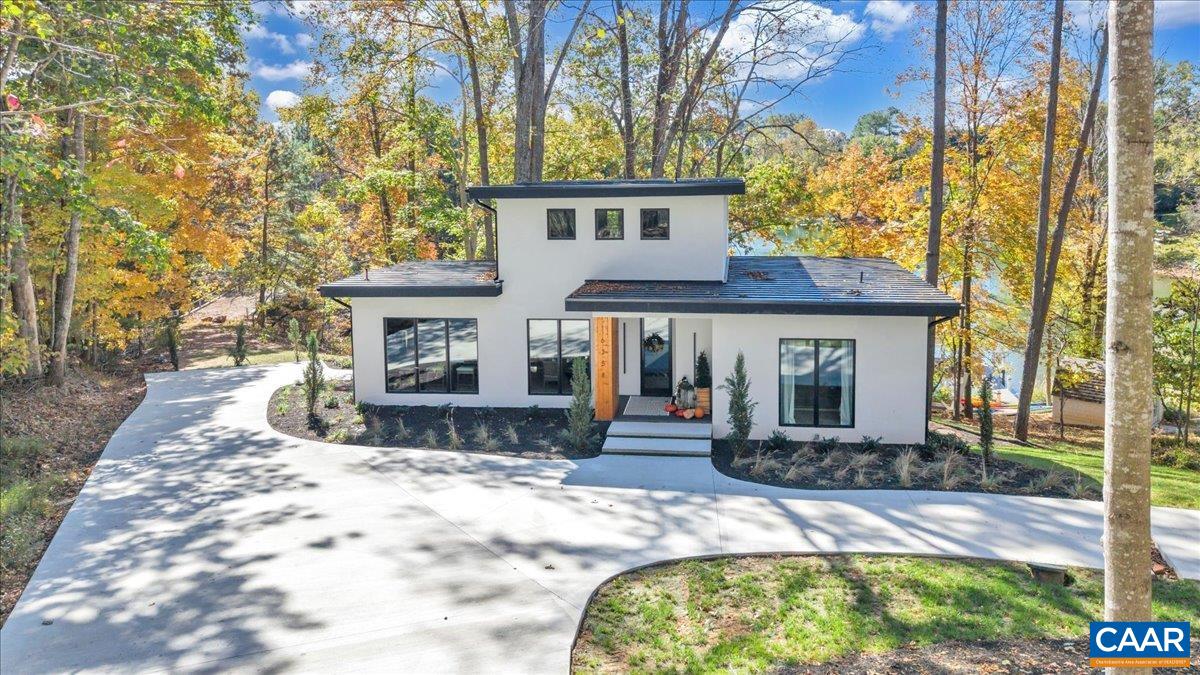 16358 MONETA RD, MONETA, Virginia 24121, 5 Bedrooms Bedrooms, ,3 BathroomsBathrooms,Residential,16358 MONETA RD,676131 MLS # 676131