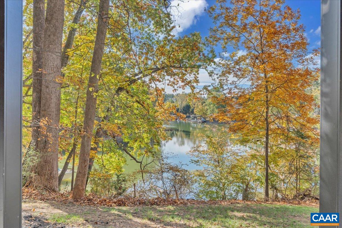 16358 MONETA RD, MONETA, Virginia 24121, 5 Bedrooms Bedrooms, ,3 BathroomsBathrooms,Residential,16358 MONETA RD,676131 MLS # 676131