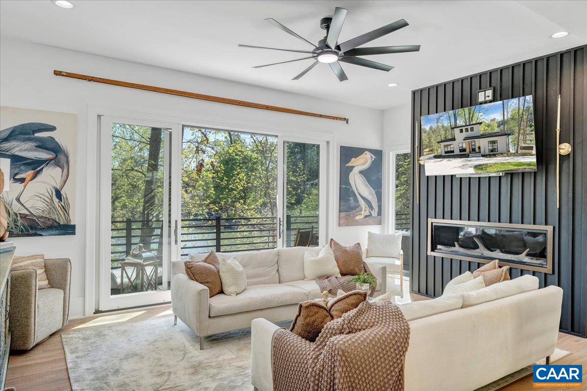 16358 MONETA RD, MONETA, Virginia 24121, 5 Bedrooms Bedrooms, ,3 BathroomsBathrooms,Residential,16358 MONETA RD,676131 MLS # 676131