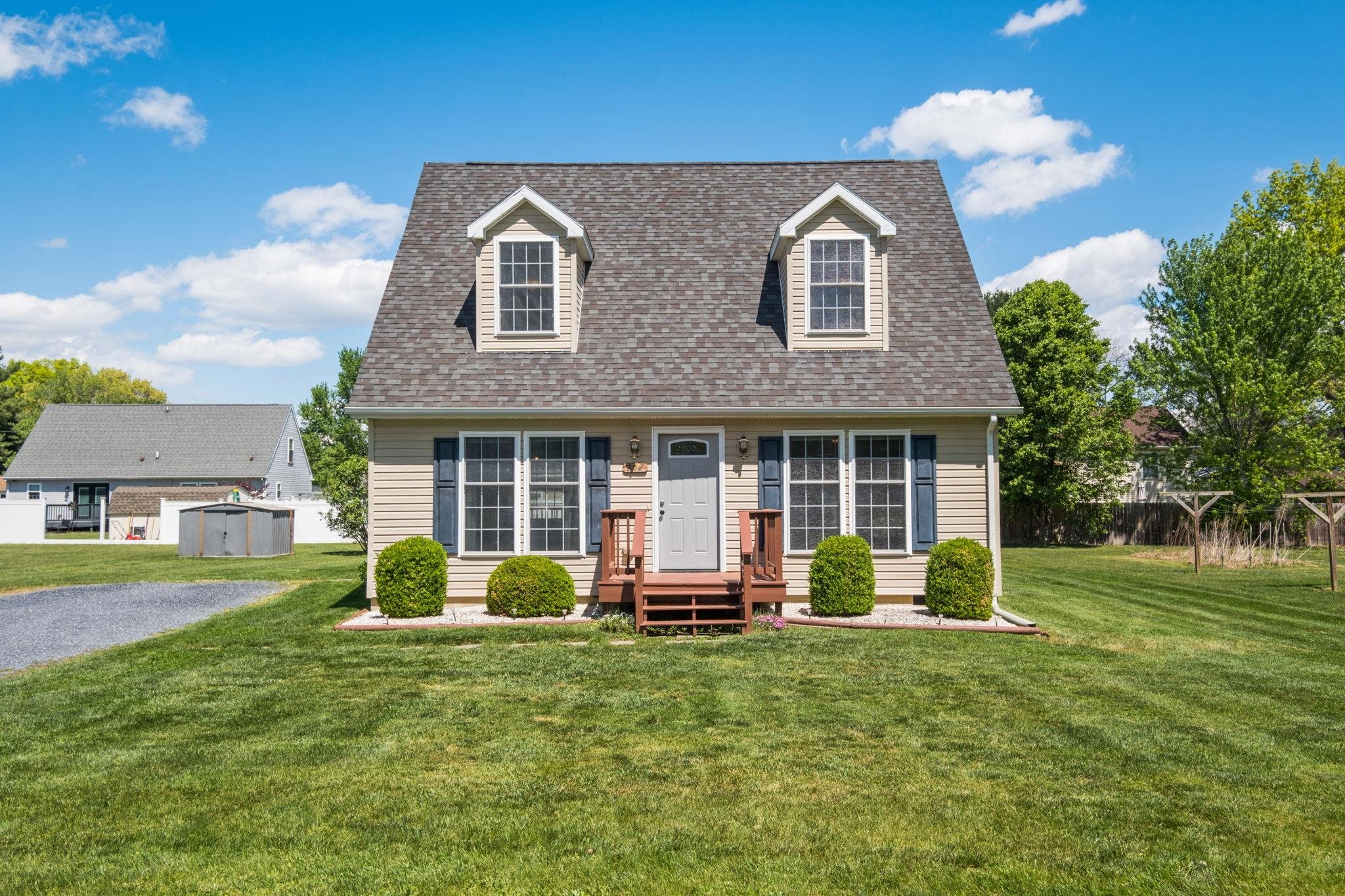 302 16TH ST, GROTTOES, Virginia 24441, 4 Bedrooms Bedrooms, ,2 BathroomsBathrooms,Residential,302 16TH ST,676136 MLS # 676136