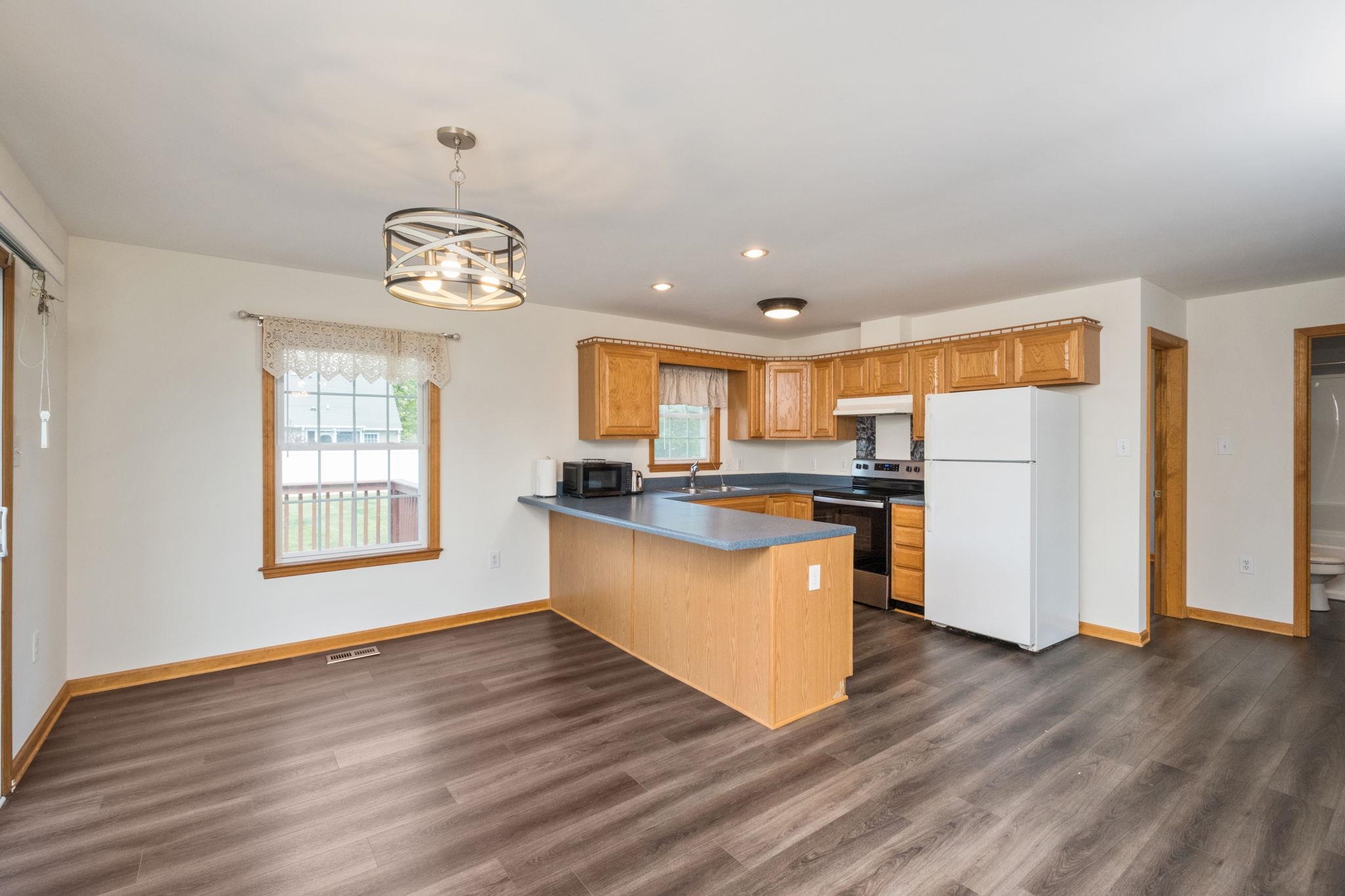 302 16TH ST, GROTTOES, Virginia 24441, 4 Bedrooms Bedrooms, ,2 BathroomsBathrooms,Residential,302 16TH ST,676136 MLS # 676136