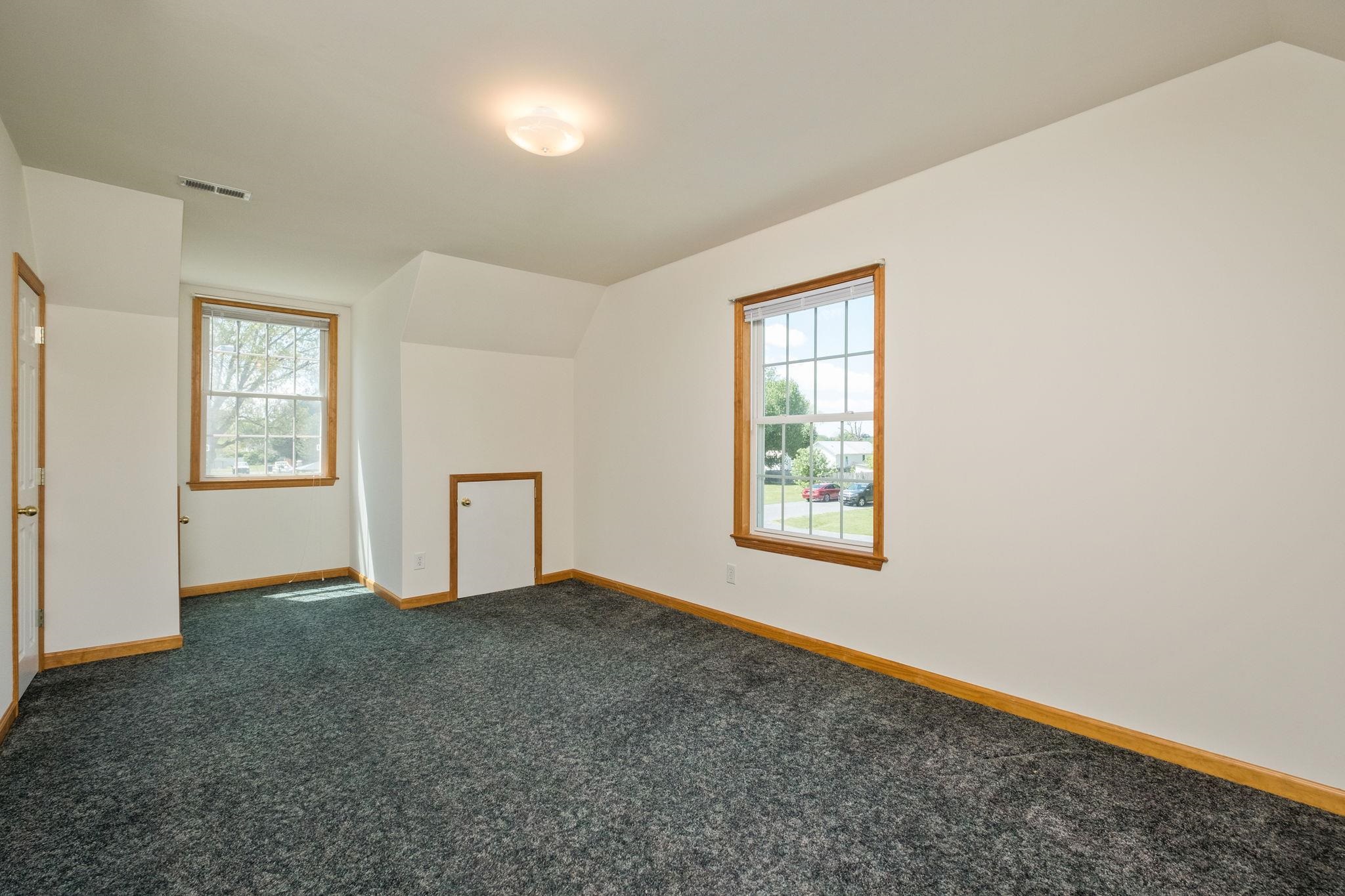 302 16TH ST, GROTTOES, Virginia 24441, 4 Bedrooms Bedrooms, ,2 BathroomsBathrooms,Residential,302 16TH ST,676136 MLS # 676136