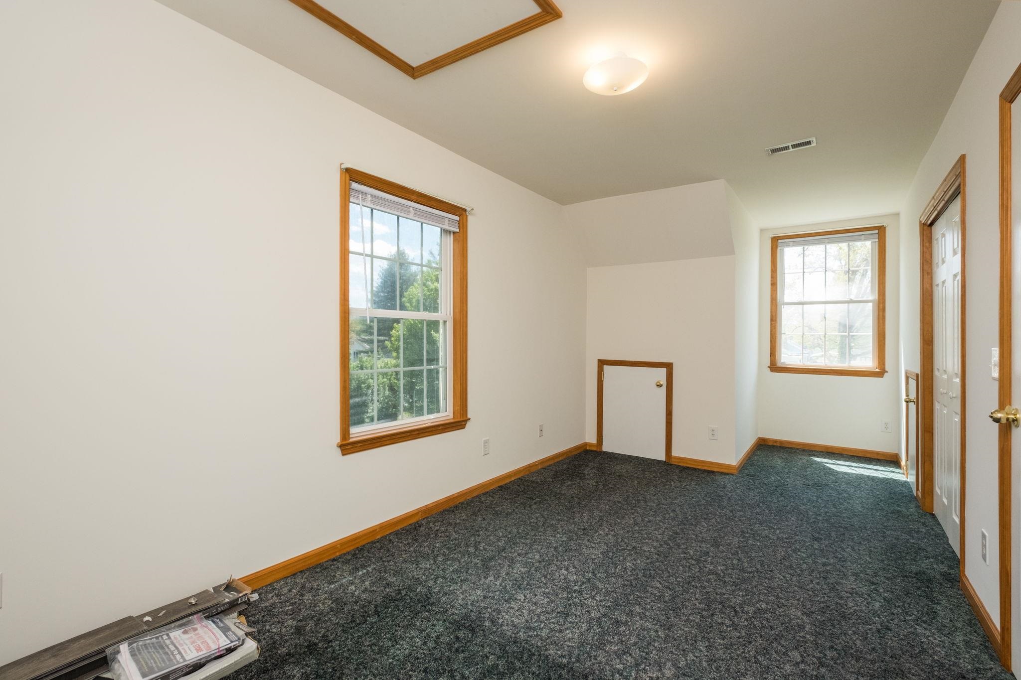 302 16TH ST, GROTTOES, Virginia 24441, 4 Bedrooms Bedrooms, ,2 BathroomsBathrooms,Residential,302 16TH ST,676136 MLS # 676136