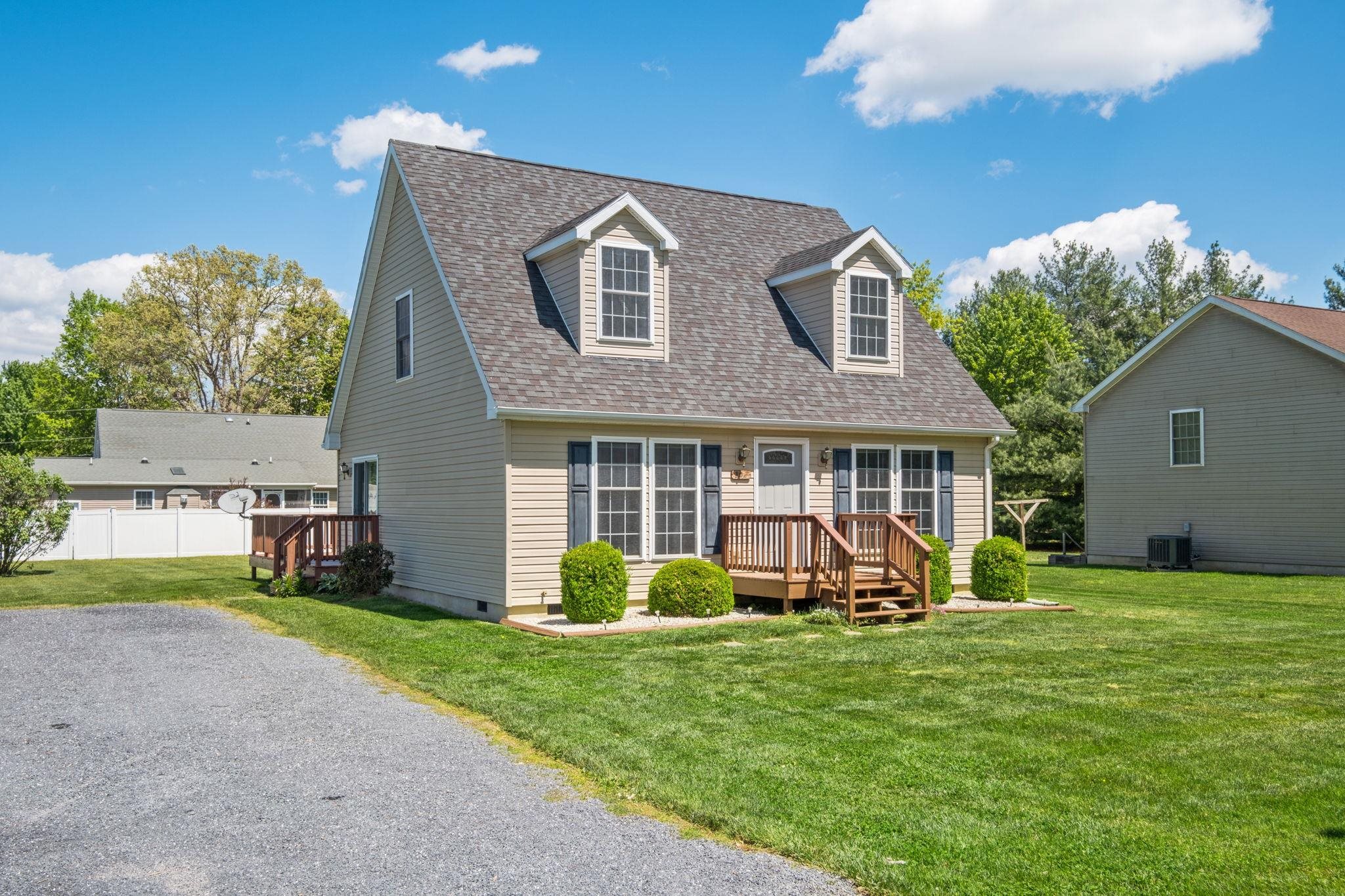 302 16TH ST, GROTTOES, Virginia 24441, 4 Bedrooms Bedrooms, ,2 BathroomsBathrooms,Residential,302 16TH ST,676136 MLS # 676136