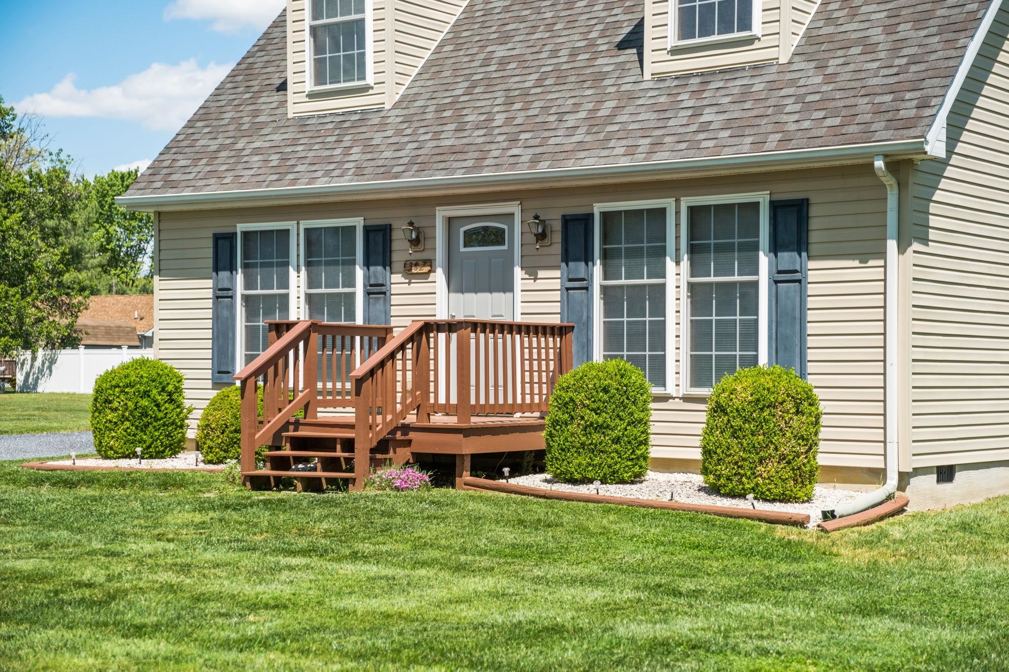 302 16TH ST, GROTTOES, Virginia 24441, 4 Bedrooms Bedrooms, ,2 BathroomsBathrooms,Residential,302 16TH ST,676136 MLS # 676136